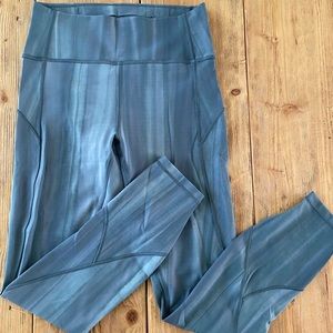 lululemon In Movement Tight 25” Spray Dye